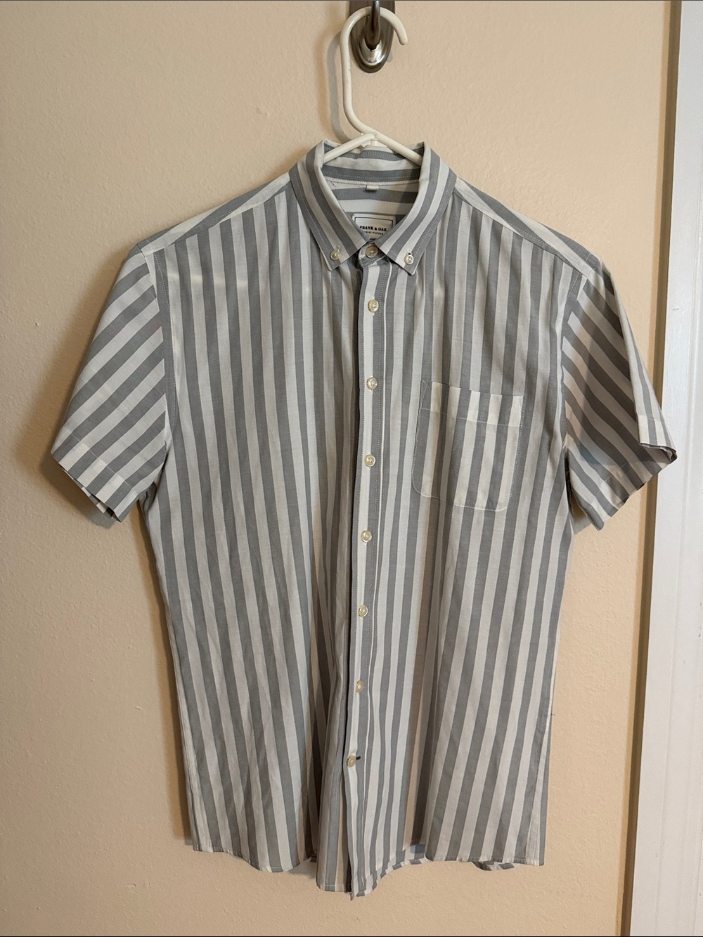 Frank & Oak Vertical Stripe Short-Sleeve Button-Down in Gray & White